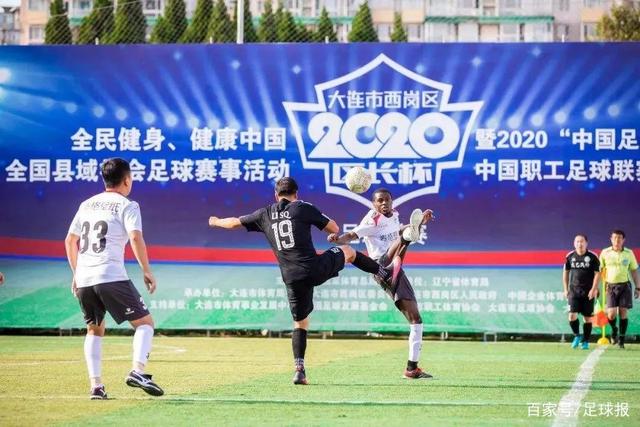 中国小球迷模仿SGA成功上篮，引爆全场欢呼